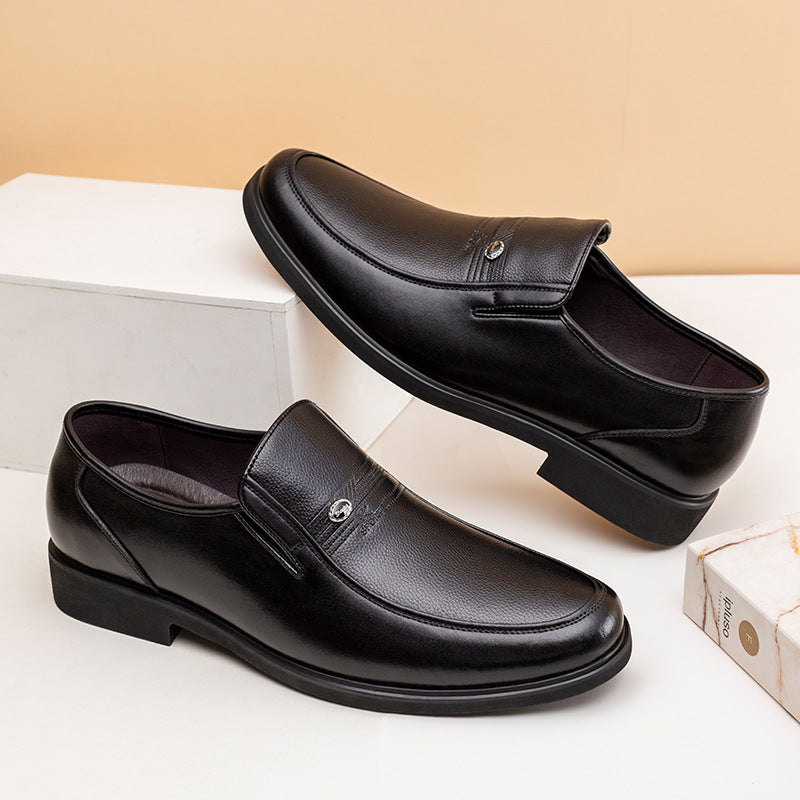 Genuine leather England style casual business shoes in a sleek design, perfect for professional and casual wear.